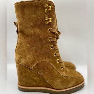 NWOB VERONICA BEARD
Ananya Suede Shearling Wedge
Booties  Size‎ 7.5
